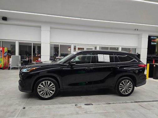 Midnight Black Metallic 2021 Toyota Highlander Platinum