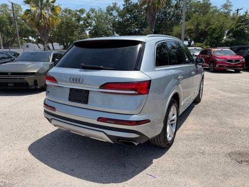 Satellite Silver Metallic 2025 Audi Q7 55 Premium Plus