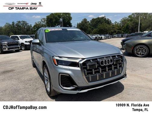 Satellite Silver Metallic 2025 Audi Q7 55 Premium Plus