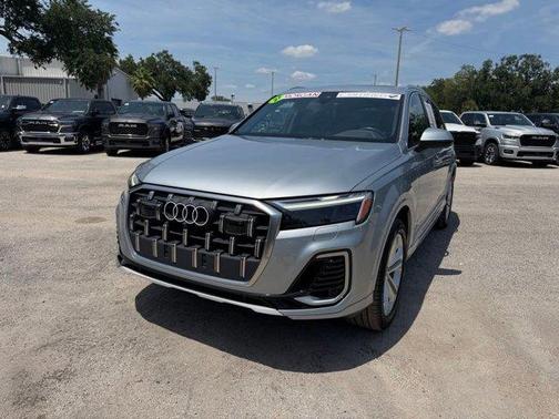 Satellite Silver Metallic 2025 Audi Q7 55 Premium Plus