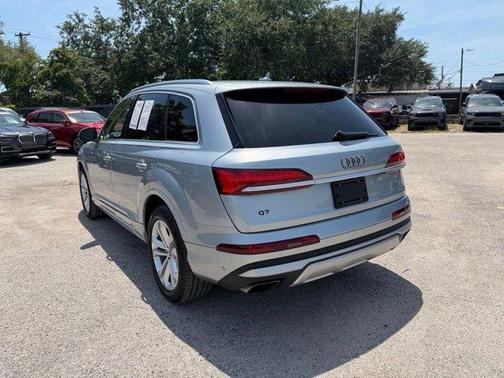 Satellite Silver Metallic 2025 Audi Q7 55 Premium Plus