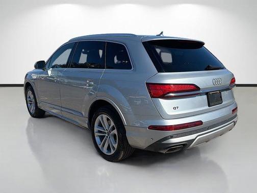 Satellite Silver Metallic 2025 Audi Q7 55 Premium Plus