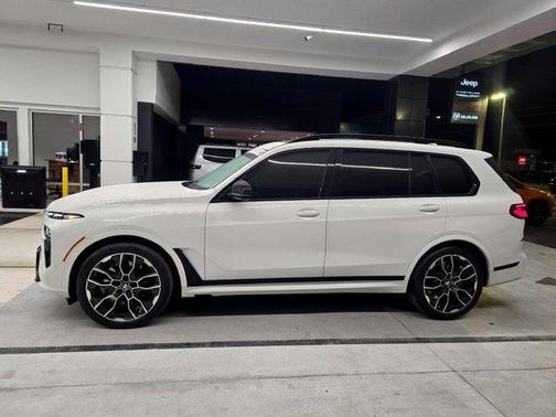 Alpine White 2025 BMW X7 M60i