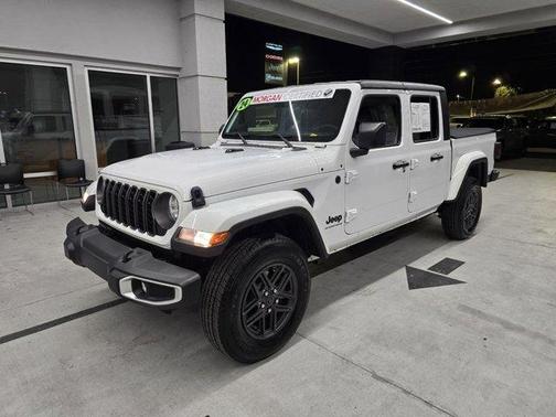 2024 Jeep Gladiator Sport