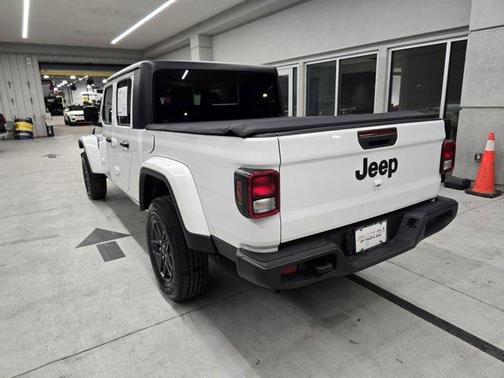 2024 Jeep Gladiator Sport
