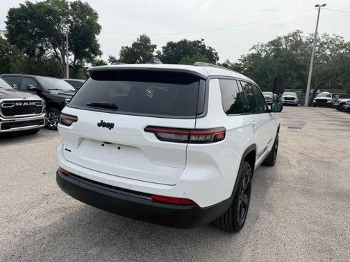 Bright White Clearcoat 2026 Jeep Grand Cherokee L Limited