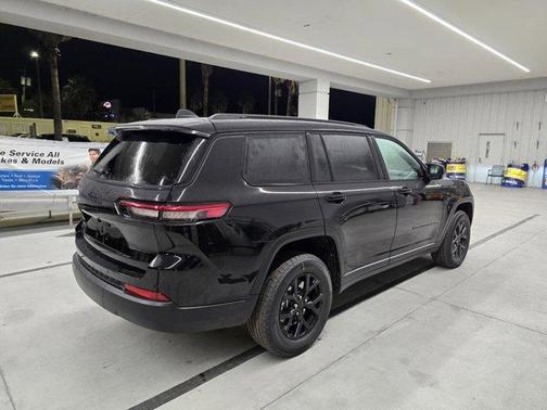 2025 Jeep Grand Cherokee L Laredo