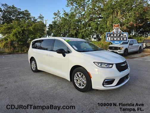 2024 Chrysler Pacifica Touring