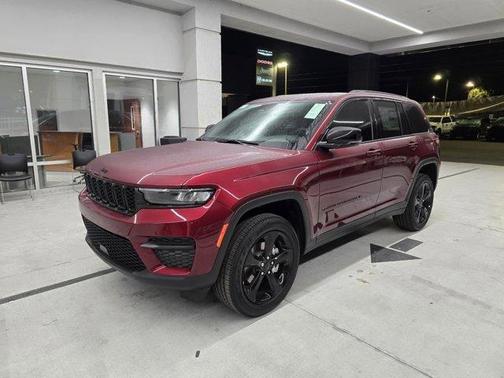 2025 Jeep Grand Cherokee Laredo