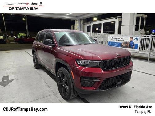 2025 Jeep Grand Cherokee Laredo
