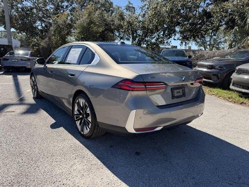 2025 BMW 540 i xDrive