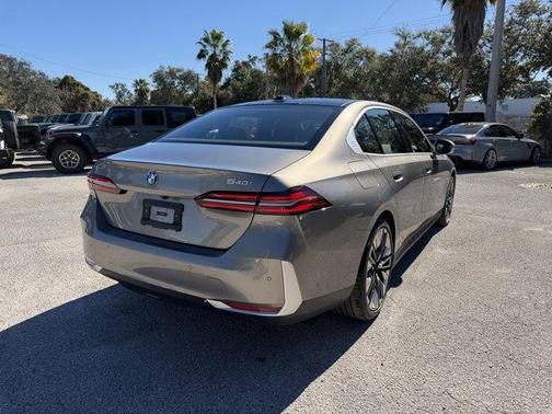 2025 BMW 540 i xDrive