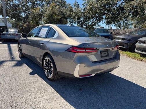 2025 BMW 540 i xDrive