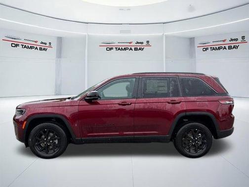 Velvet Red Pearlcoat 2026 Jeep Grand Cherokee Laredo