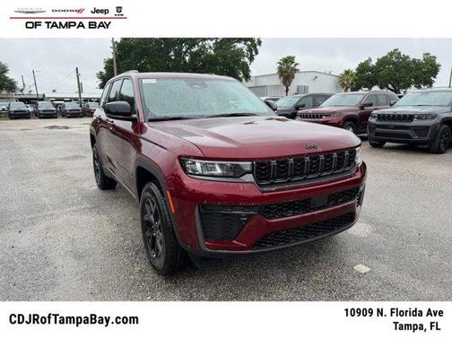 Velvet Red Pearlcoat 2026 Jeep Grand Cherokee Laredo