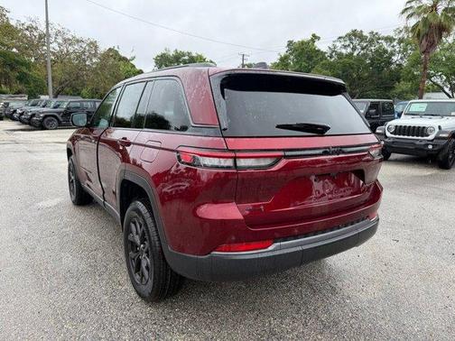 Velvet Red Pearlcoat 2026 Jeep Grand Cherokee Laredo