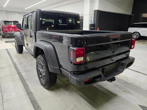 Black Clearcoat 2026 Jeep Gladiator Sport