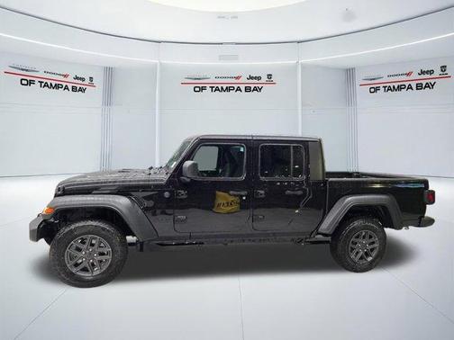 Black Clearcoat 2026 Jeep Gladiator Sport