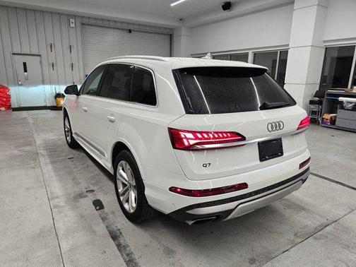 Carrara White 2025 Audi Q7 55 Premium Plus