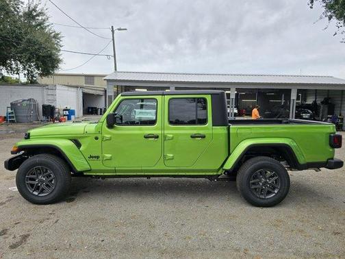 2026 Jeep Gladiator Sport