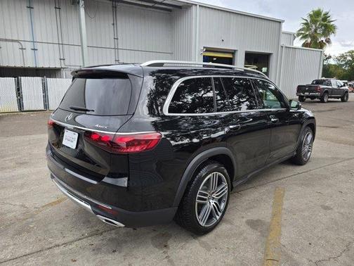 2025 Mercedes-Benz GLS 450 4MATIC