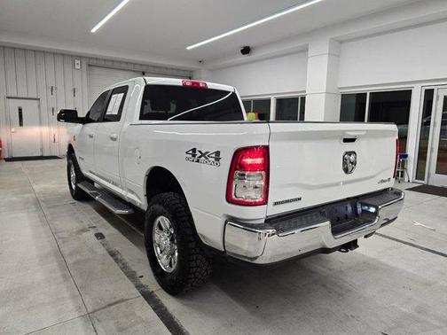 Bright White Clearcoat 2022 RAM 2500 Big Horn