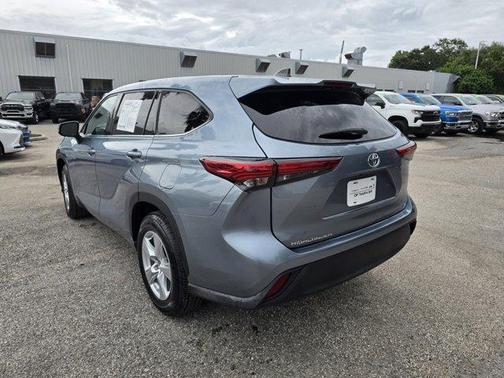 2022 Toyota Highlander LE