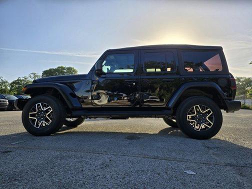 2025 Jeep Wrangler 4-Door Sahara 4x4