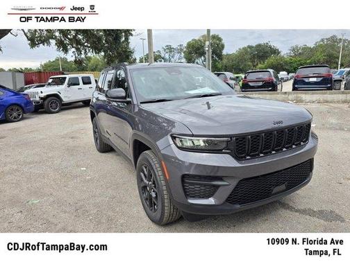 2025 Jeep Grand Cherokee Laredo