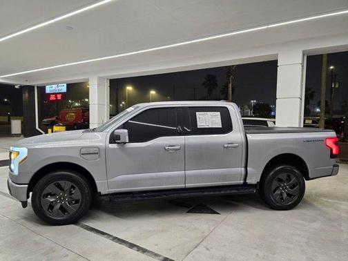 2022 Ford F-150 Lightning LARIAT
