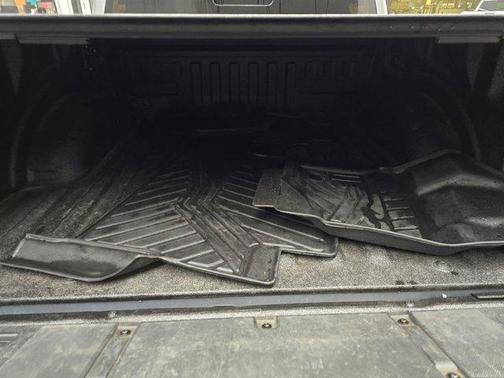 2022 Ford F-150 Lightning LARIAT