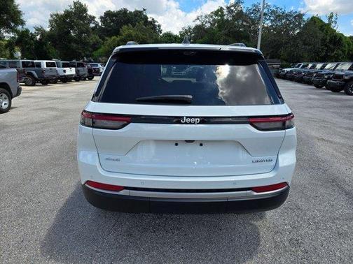 Bright White Clearcoat 2027 Jeep Grand Cherokee Limited