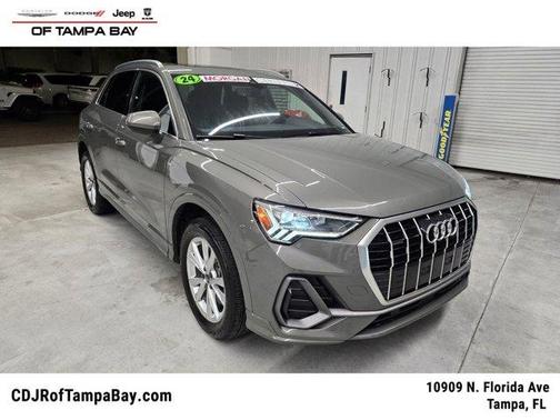 Chronos Gray Metallic 2024 Audi Q3 45 S line Premium