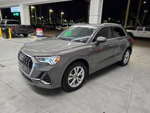 Chronos Gray Metallic 2024 Audi Q3 45 S line Premium
