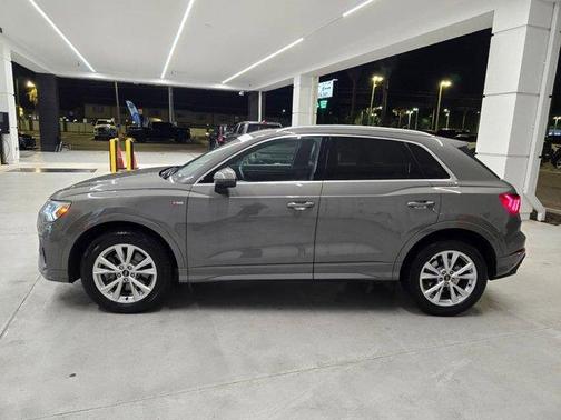 Chronos Gray Metallic 2024 Audi Q3 45 S line Premium