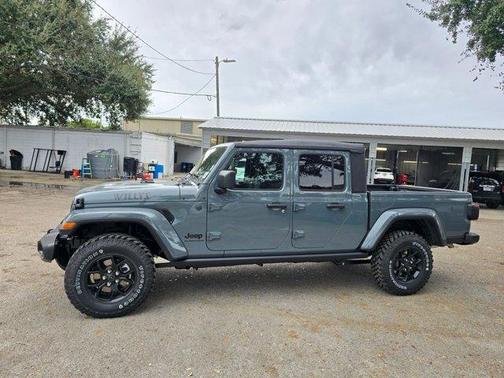 2026 Jeep Gladiator Sport