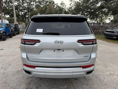 Silver Zynith 2025 Jeep Grand Cherokee L Summit