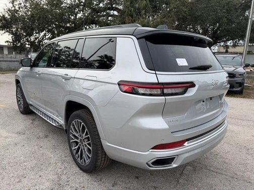 Silver Zynith 2025 Jeep Grand Cherokee L Summit