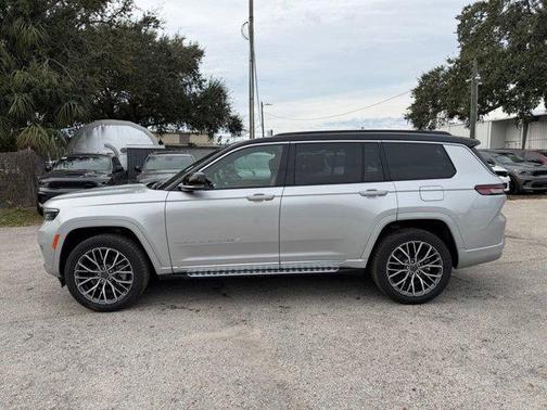 Silver Zynith 2025 Jeep Grand Cherokee L Summit