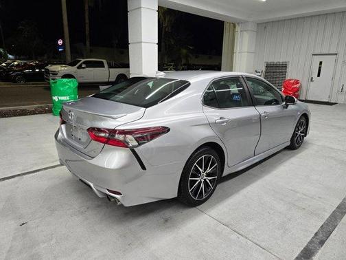 Celestial Silver Metallic 2023 Toyota Camry SE
