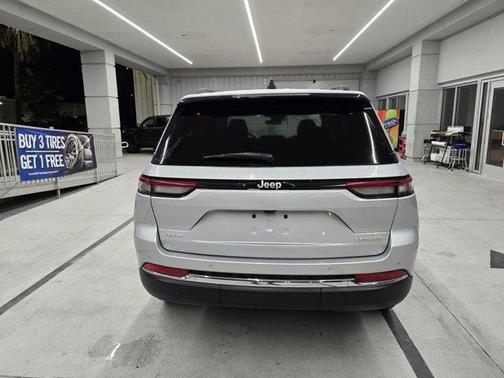 2025 Jeep Grand Cherokee Laredo X