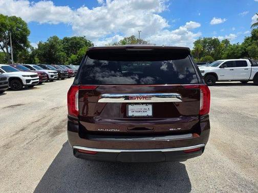 2023 GMC Yukon SLT