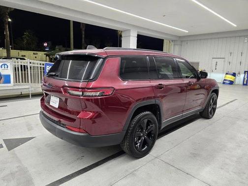2021 Jeep Grand Cherokee L Laredo