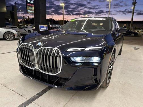 2025 BMW 740 i