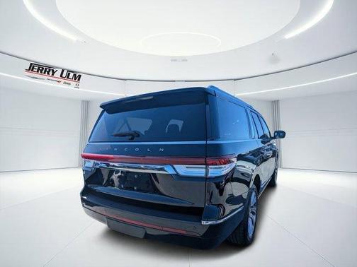 Black Metallic 2023 Lincoln Navigator L Reserve