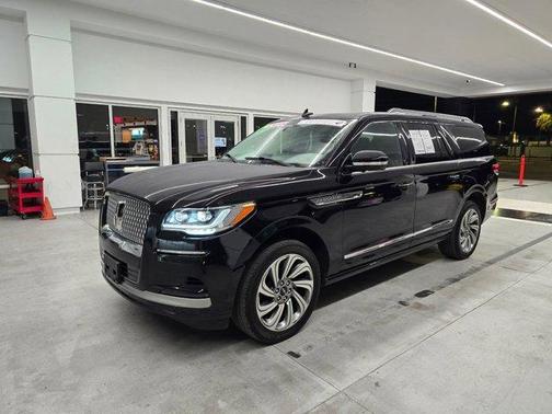 Black Metallic 2023 Lincoln Navigator L Reserve