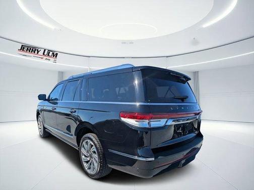 Black Metallic 2023 Lincoln Navigator L Reserve