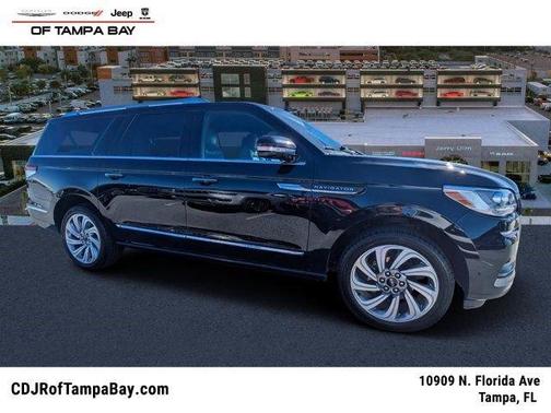 Black Metallic 2023 Lincoln Navigator L Reserve
