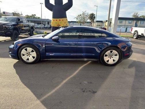 2022 Porsche Taycan Base