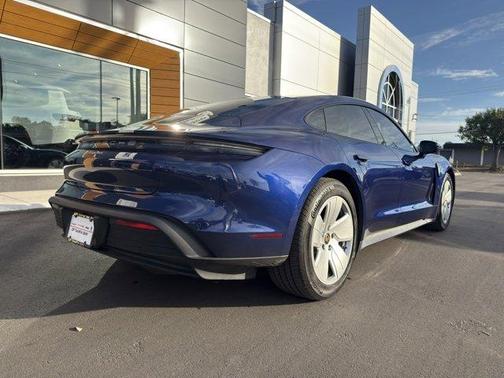 2022 Porsche Taycan Base